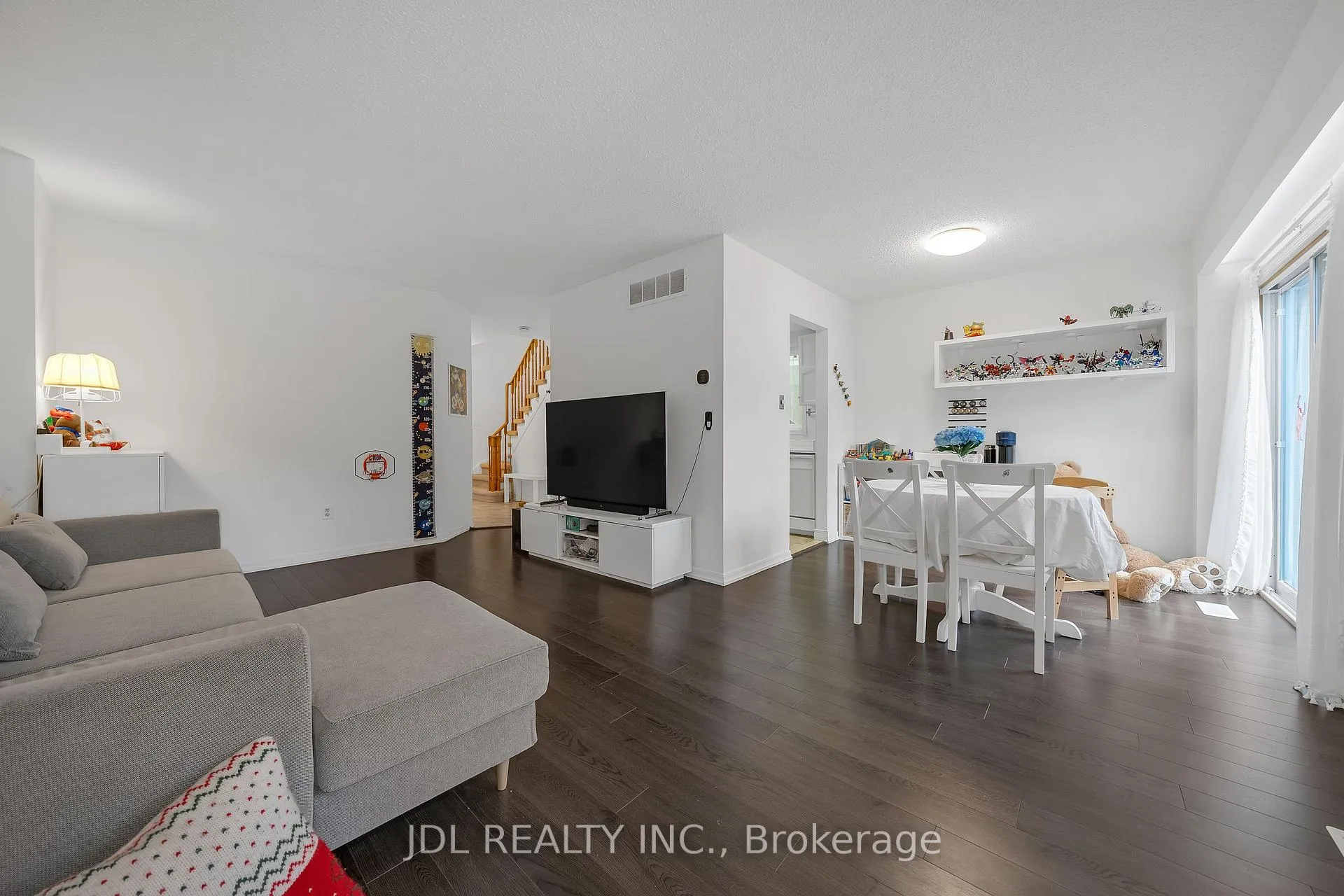 Photo 9 of 83 Reginald Crescent, Markham, Markham Village — HOMEH