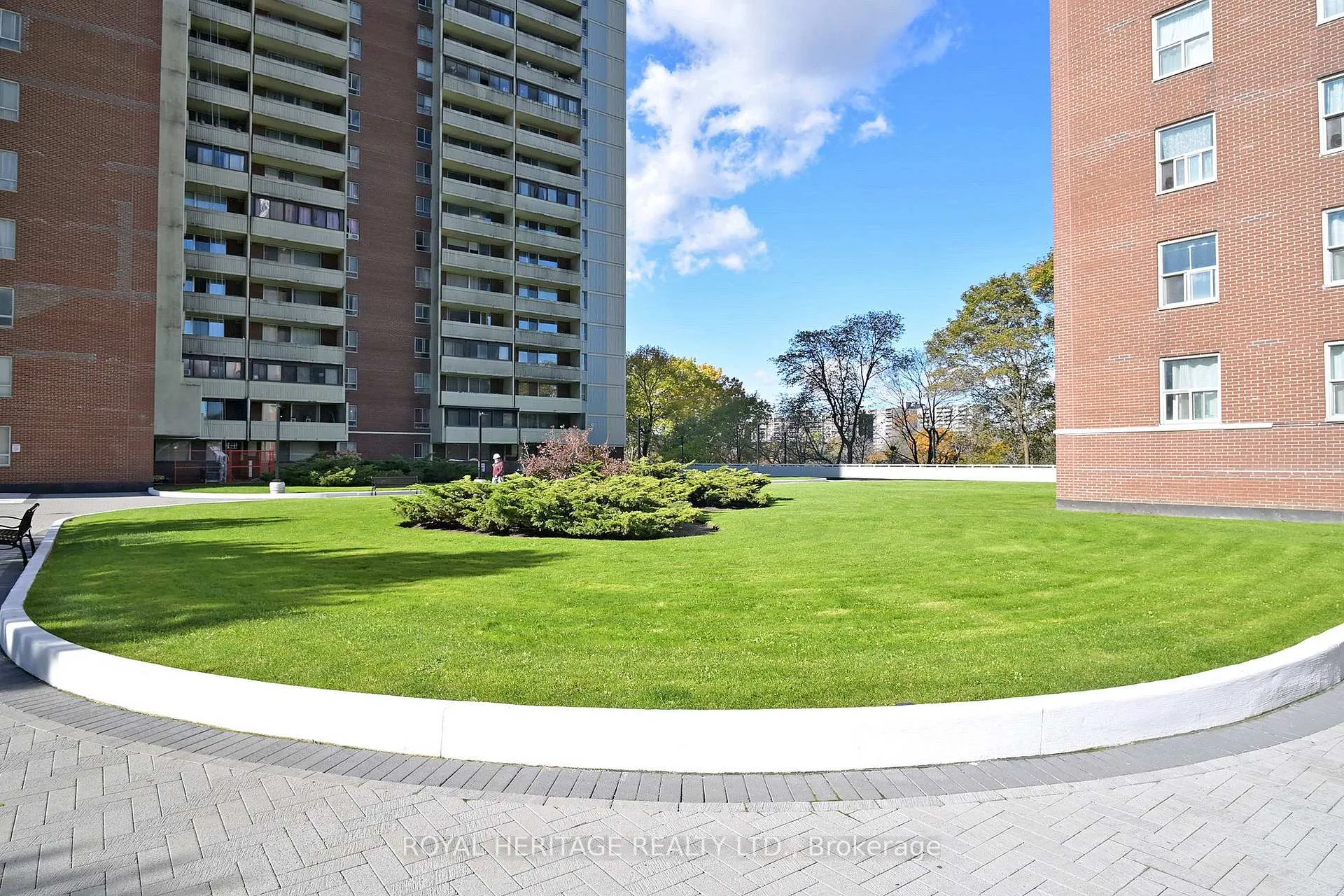 Photo 2 of Unit 301, 3 Massey Square, Toronto, Crescent Town — HOMEH