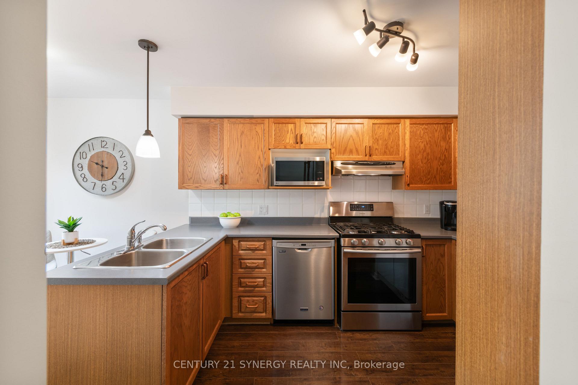 Photo 13 of 548 Wild Shore Crescent, Ottawa, Riverside South/Gloucester Glen — HOMEH