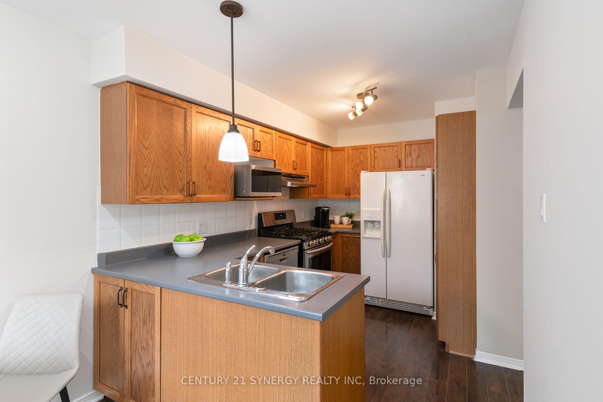 Photo 14 of 548 Wild Shore Crescent, Ottawa, Riverside South/Gloucester Glen — HOMEH