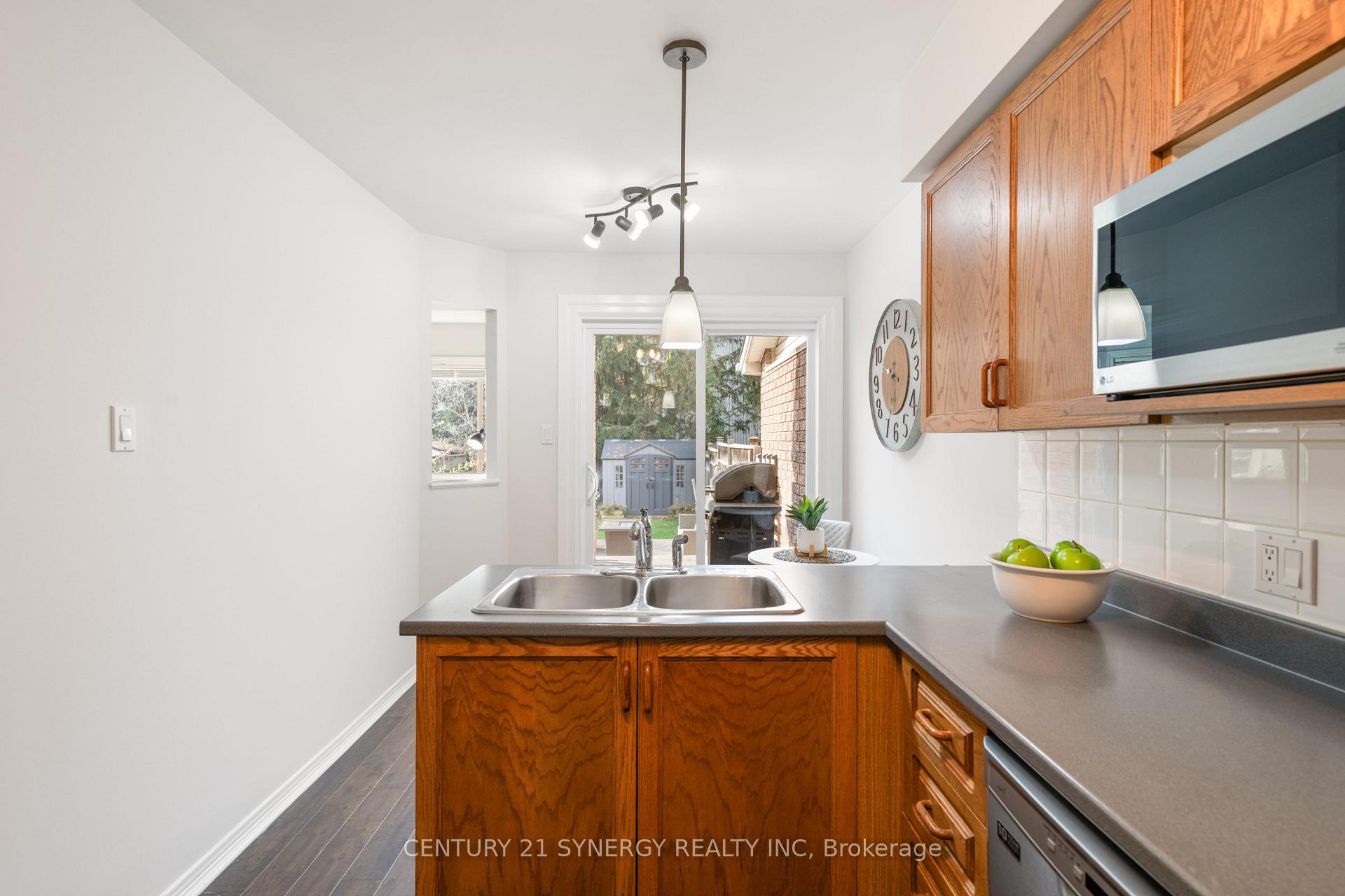 Photo 16 of 548 Wild Shore Crescent, Ottawa, Riverside South/Gloucester Glen — HOMEH