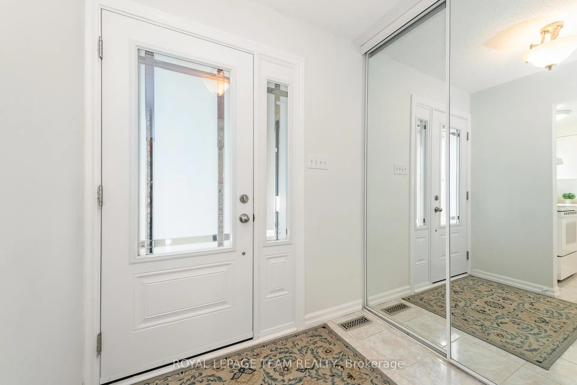 Photo 2 of 2604 Southvale Crescent S, Ottawa, Sheffield Glen/Industrial Park — HOMEH