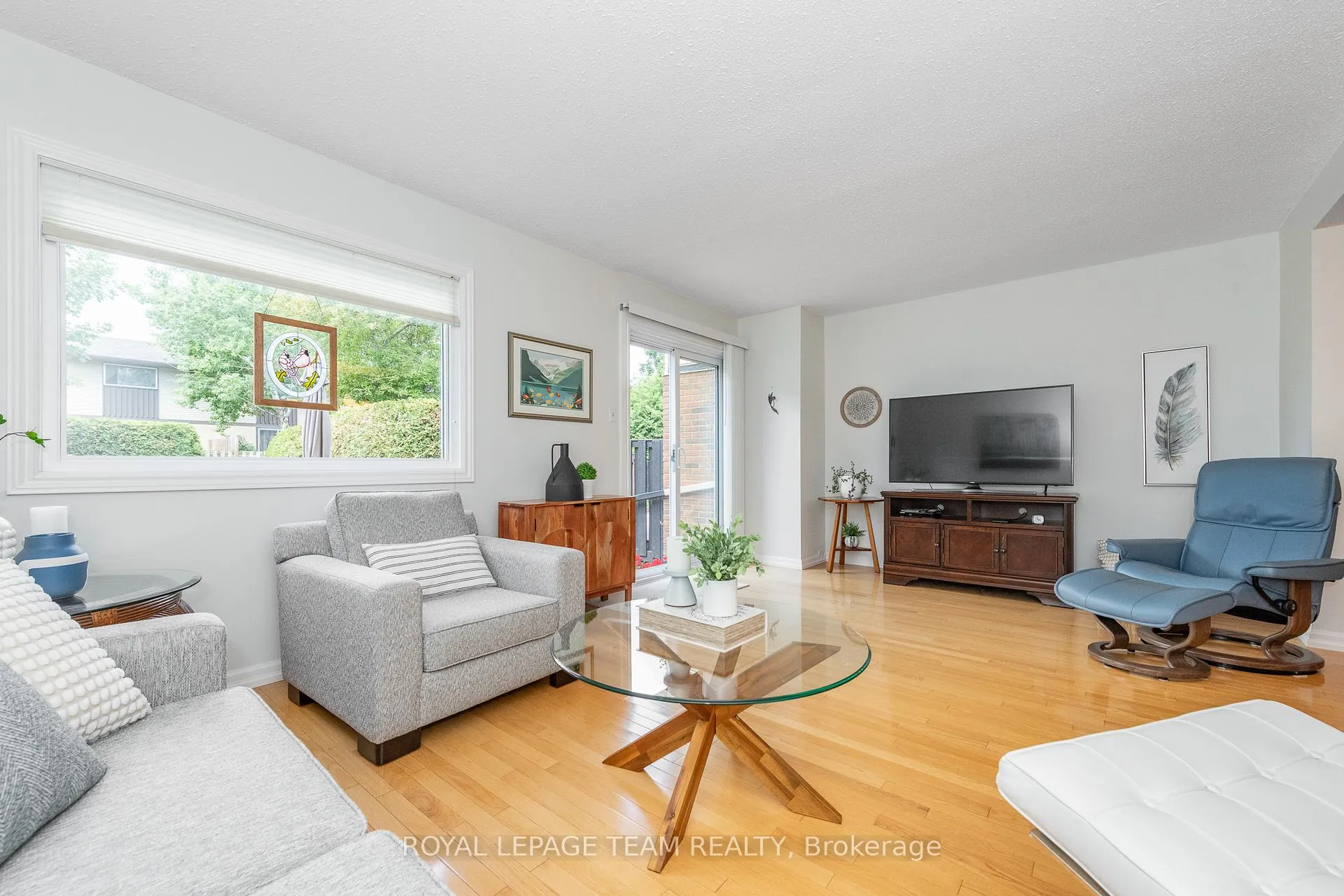 Photo 8 of 2604 Southvale Crescent S, Ottawa, Sheffield Glen/Industrial Park — HOMEH