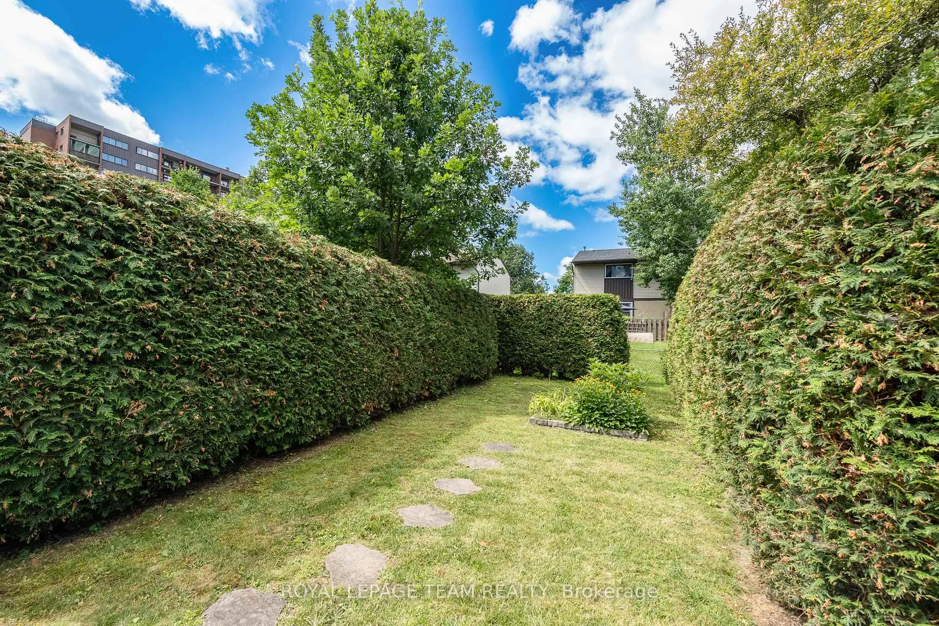 Photo 20 of 2604 Southvale Crescent S, Ottawa, Sheffield Glen/Industrial Park — HOMEH