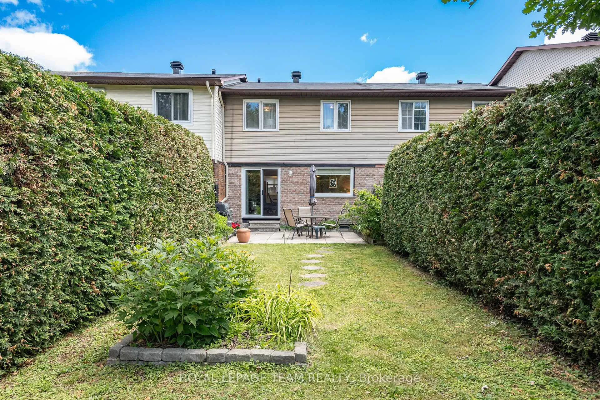 Photo 21 of 2604 Southvale Crescent S, Ottawa, Sheffield Glen/Industrial Park — HOMEH