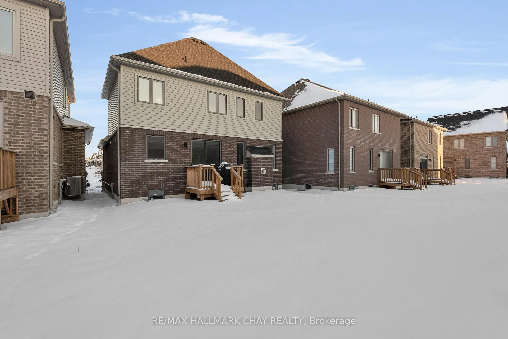 Photo 27 of 116 West Oak Trail, Barrie, Innis-Shore — HOMEH