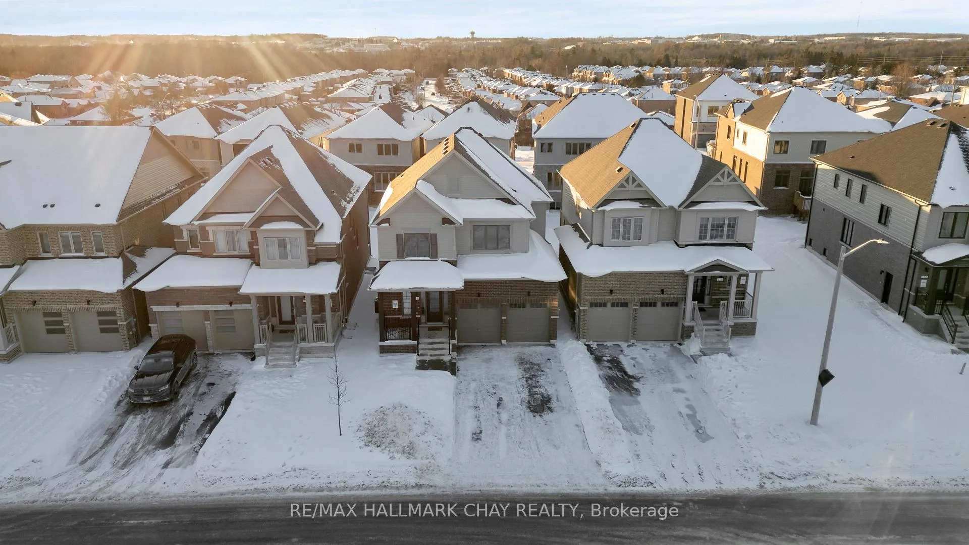 Photo 30 of 116 West Oak Trail, Barrie, Innis-Shore — HOMEH