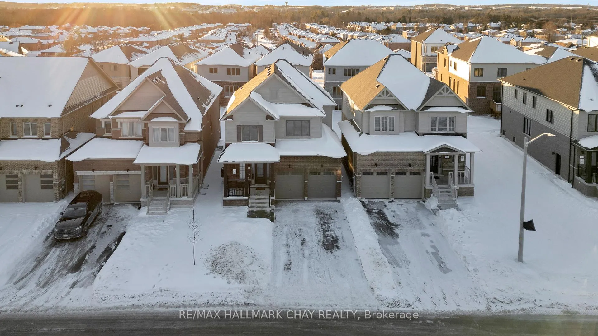 Photo 31 of 116 West Oak Trail, Barrie, Innis-Shore — HOMEH