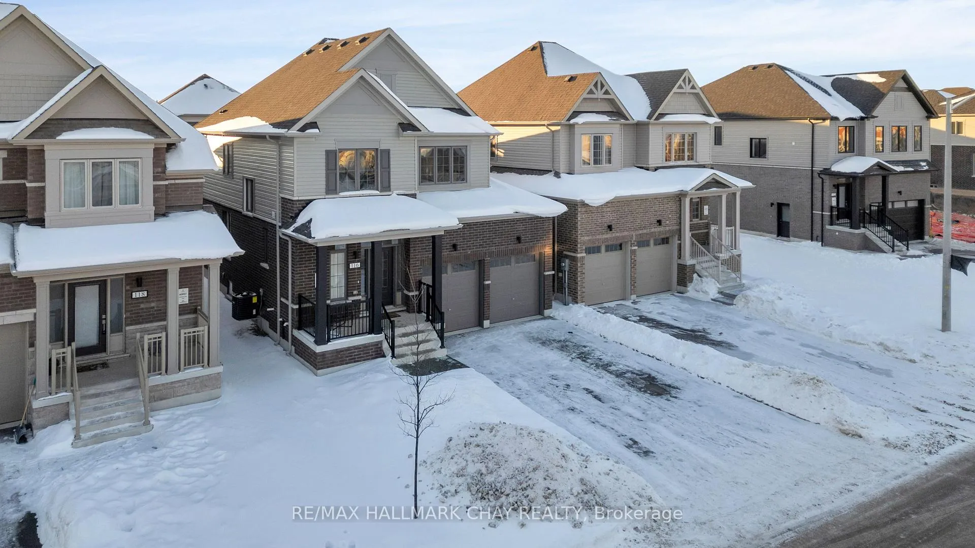 Photo 33 of 116 West Oak Trail, Barrie, Innis-Shore — HOMEH