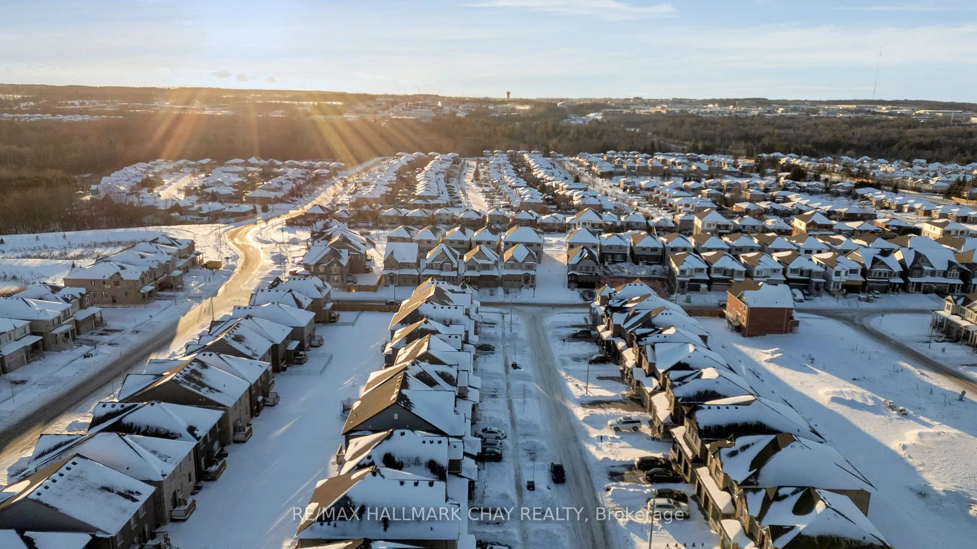 Photo 35 of 116 West Oak Trail, Barrie, Innis-Shore — HOMEH