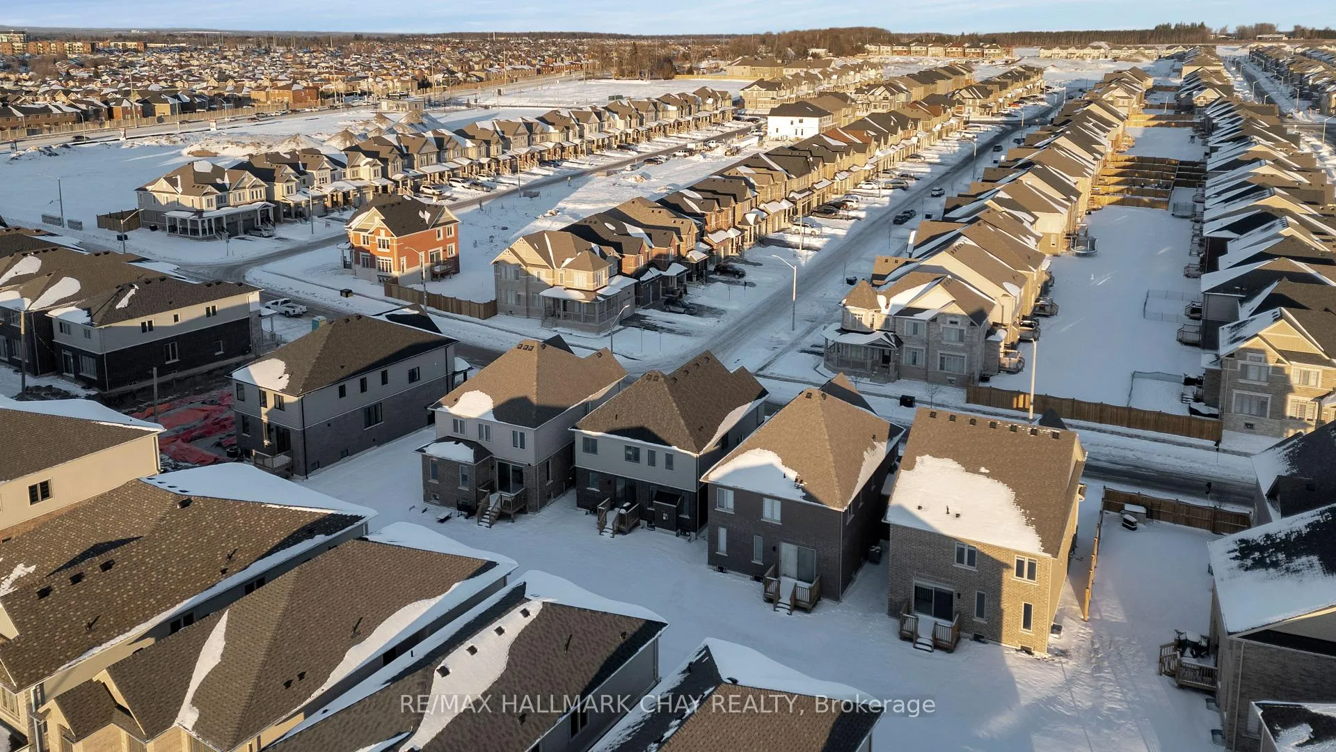 Photo 37 of 116 West Oak Trail, Barrie, Innis-Shore — HOMEH