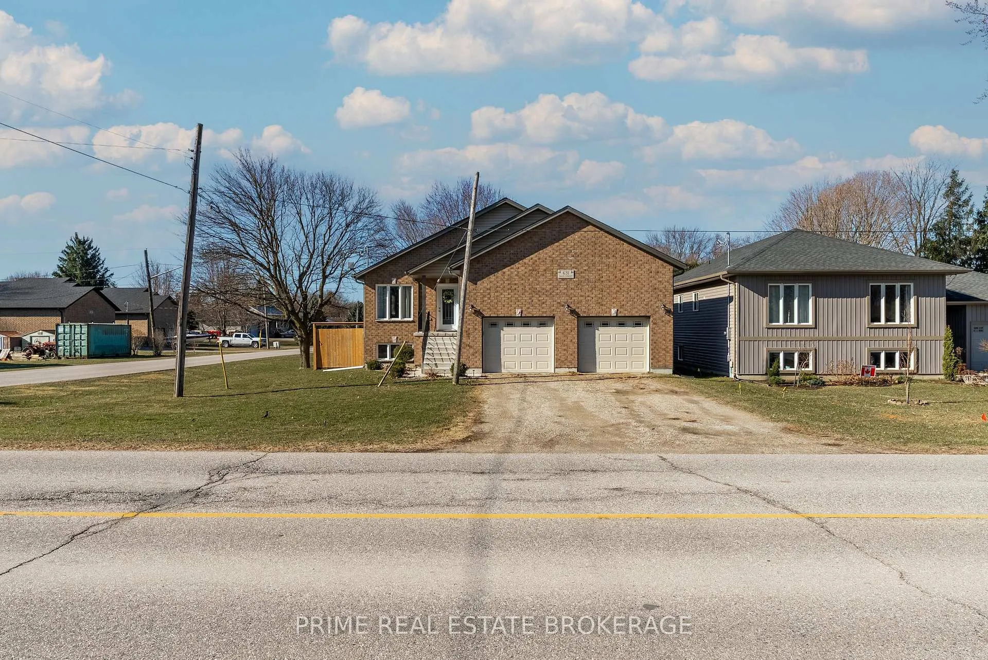 Photo 1 of 631 Main Street, Chatham-Kent, Bothwell — HOMEH