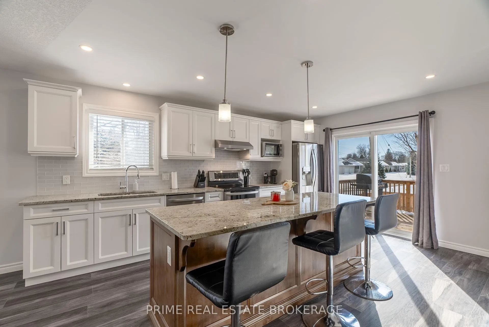 Photo 10 of 631 Main Street, Chatham-Kent, Bothwell — HOMEH