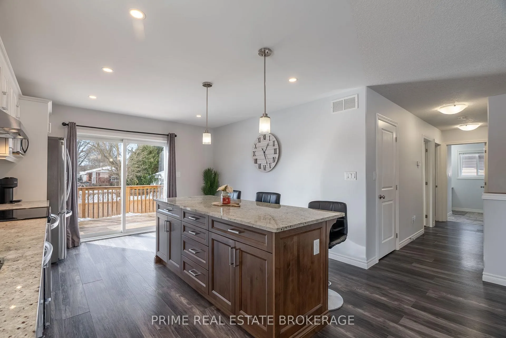 Photo 11 of 631 Main Street, Chatham-Kent, Bothwell — HOMEH