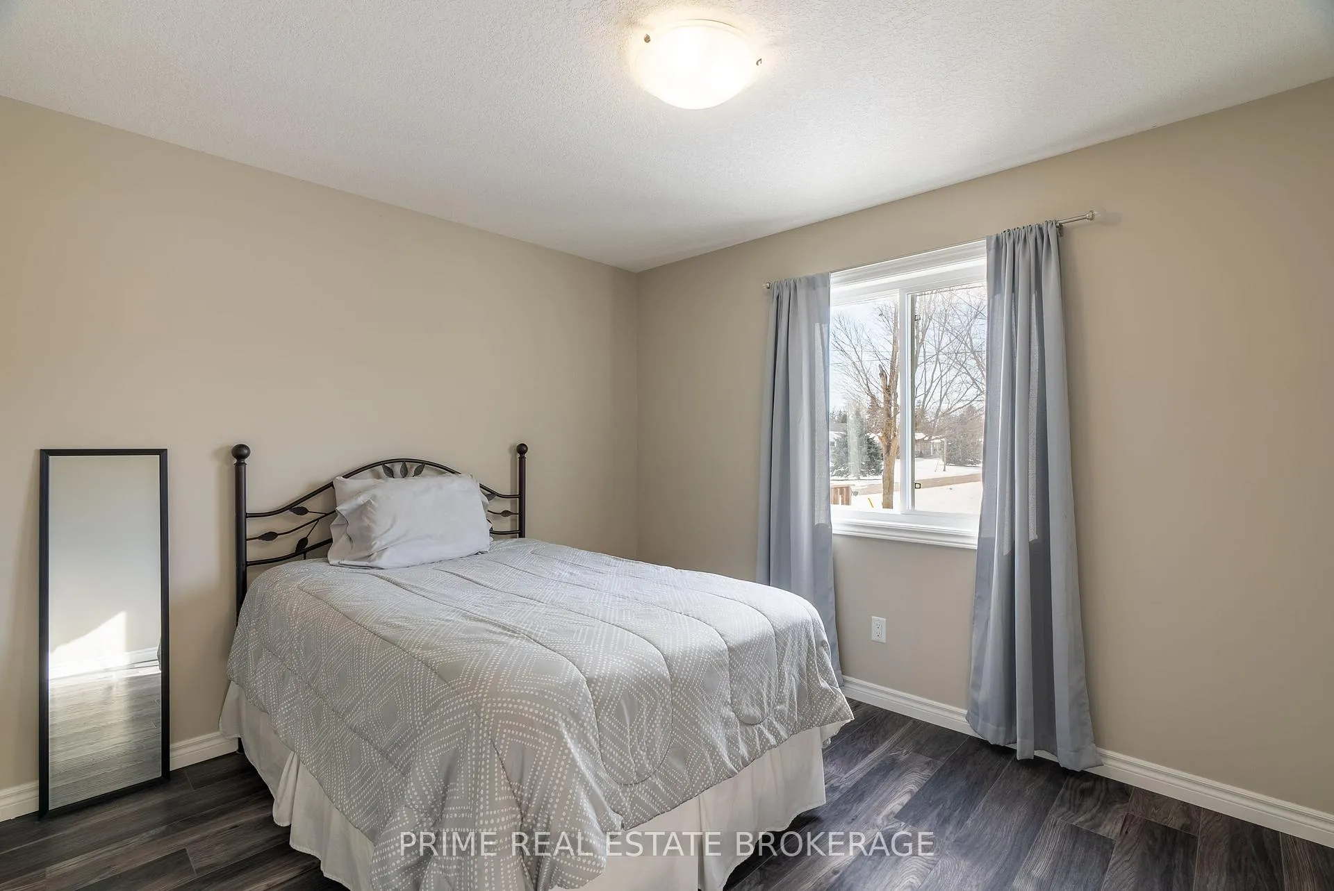 Photo 19 of 631 Main Street, Chatham-Kent, Bothwell — HOMEH