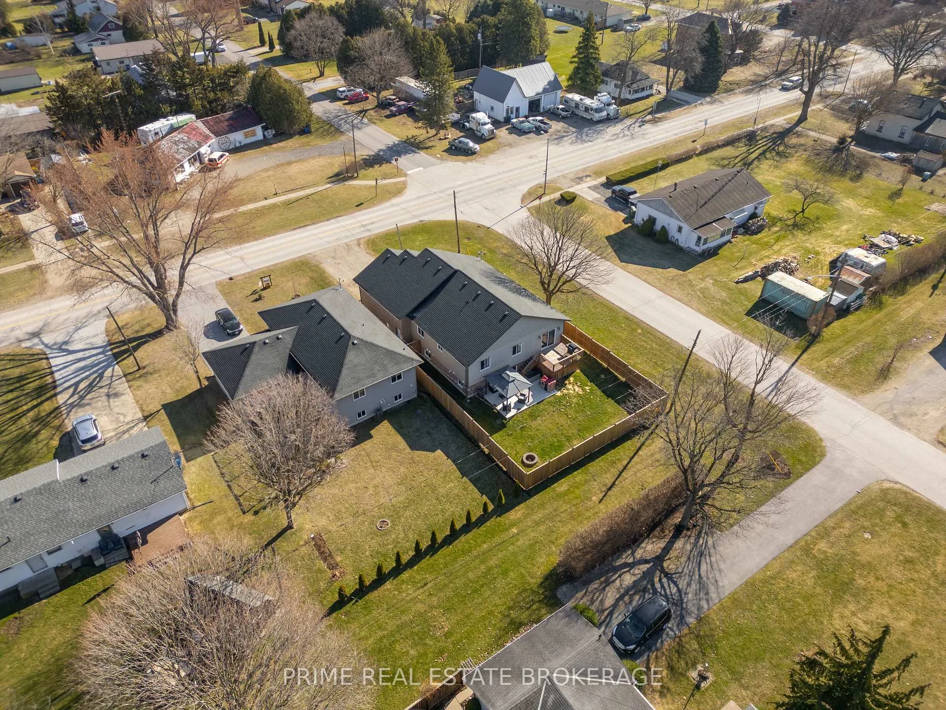 Photo 40 of 631 Main Street, Chatham-Kent, Bothwell — HOMEH