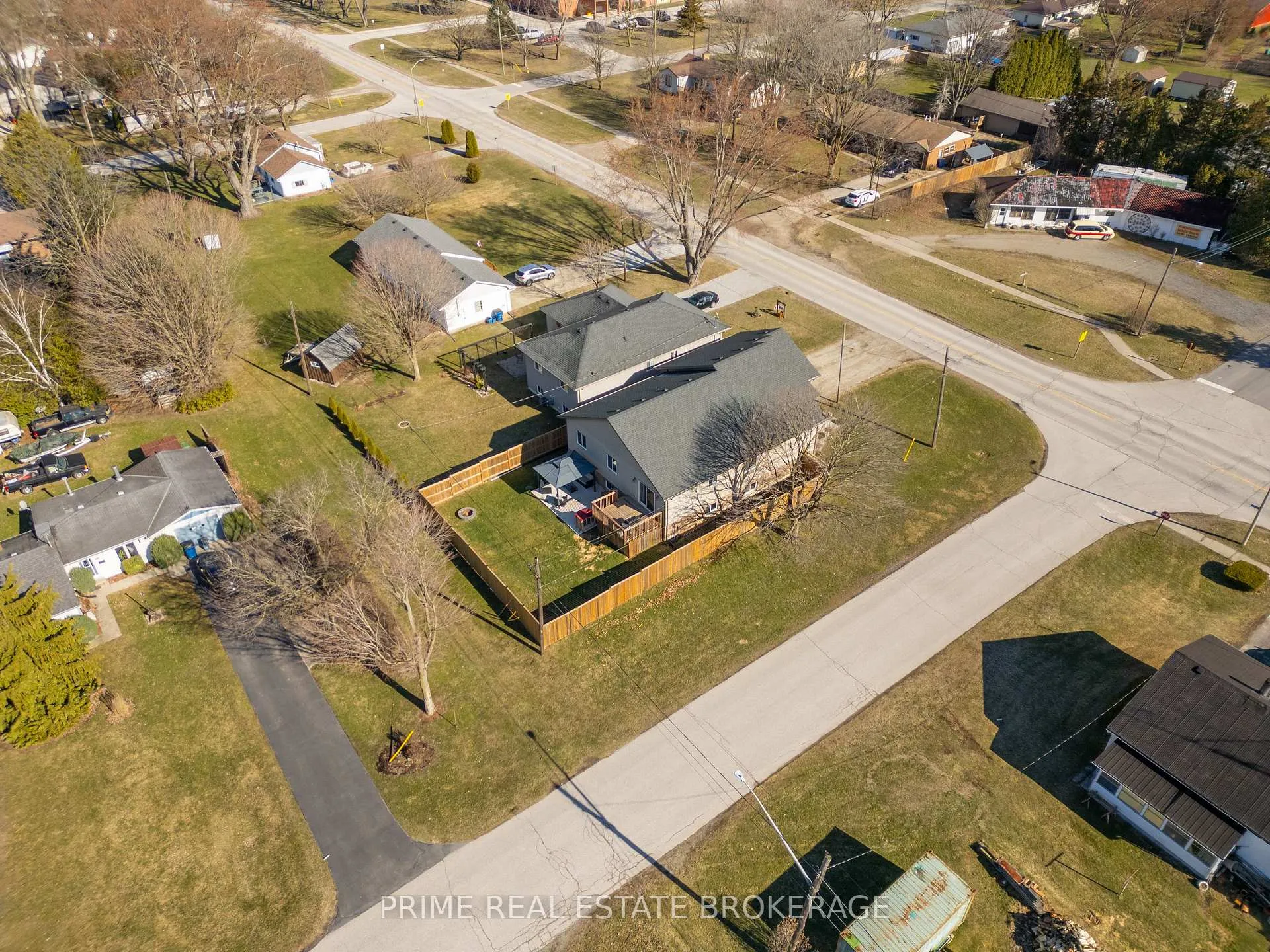 Photo 41 of 631 Main Street, Chatham-Kent, Bothwell — HOMEH