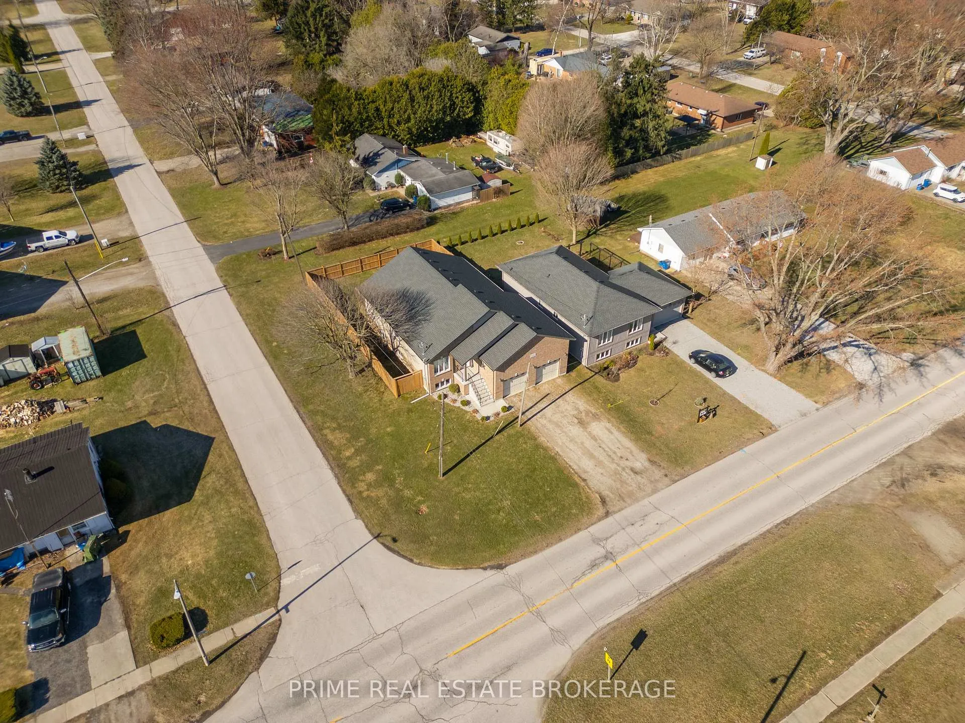 Photo 43 of 631 Main Street, Chatham-Kent, Bothwell — HOMEH