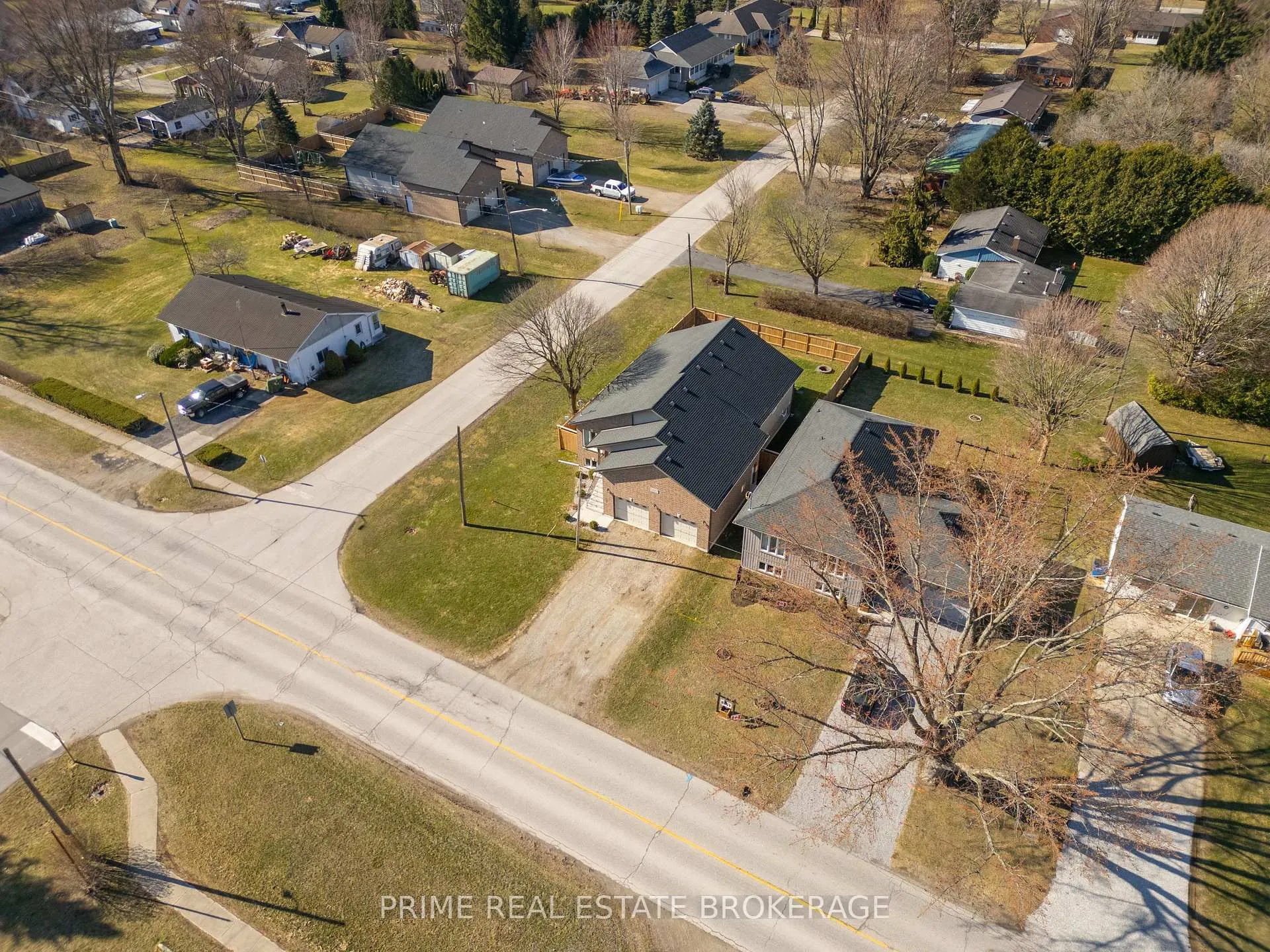 Photo 45 of 631 Main Street, Chatham-Kent, Bothwell — HOMEH