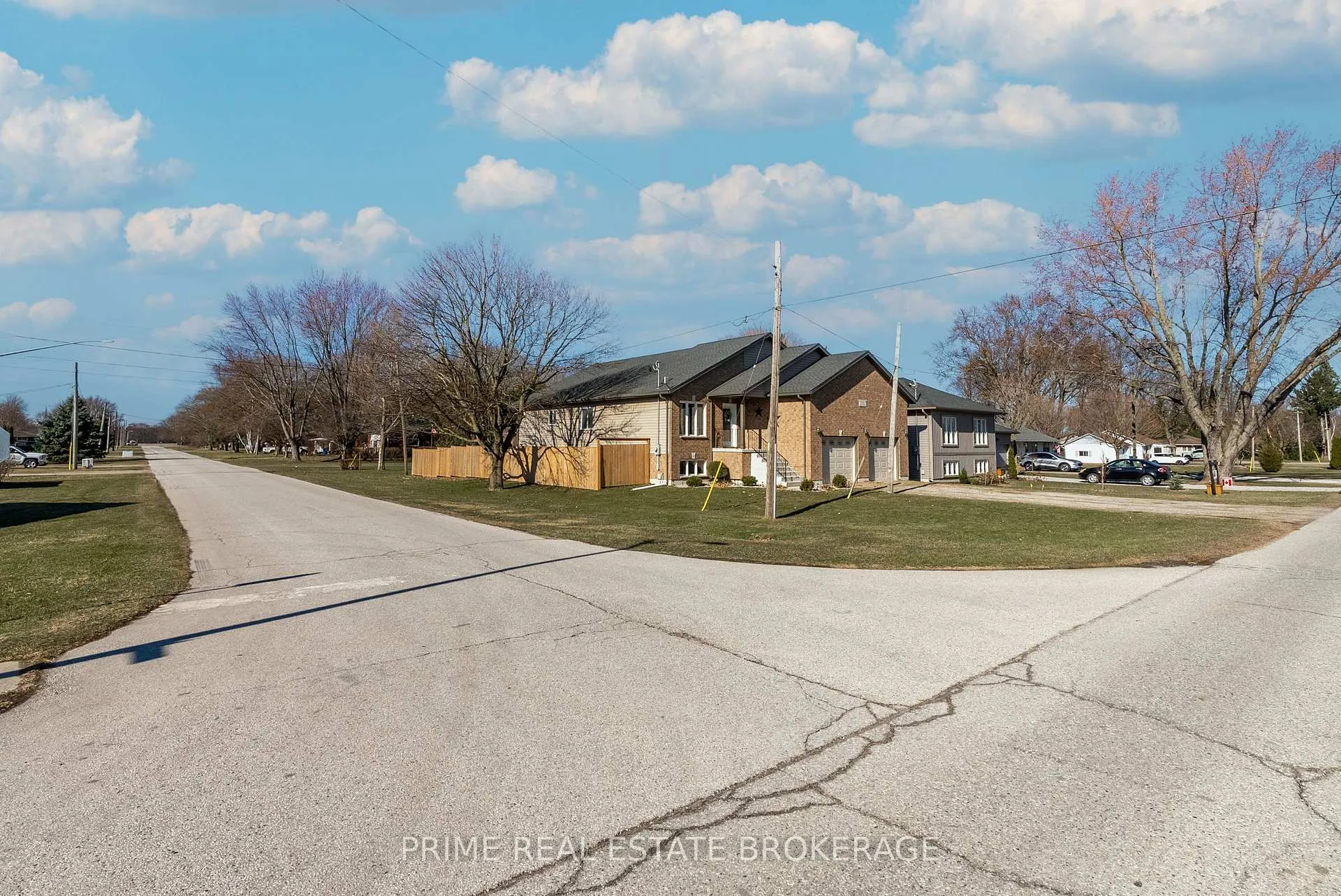 Photo 47 of 631 Main Street, Chatham-Kent, Bothwell — HOMEH