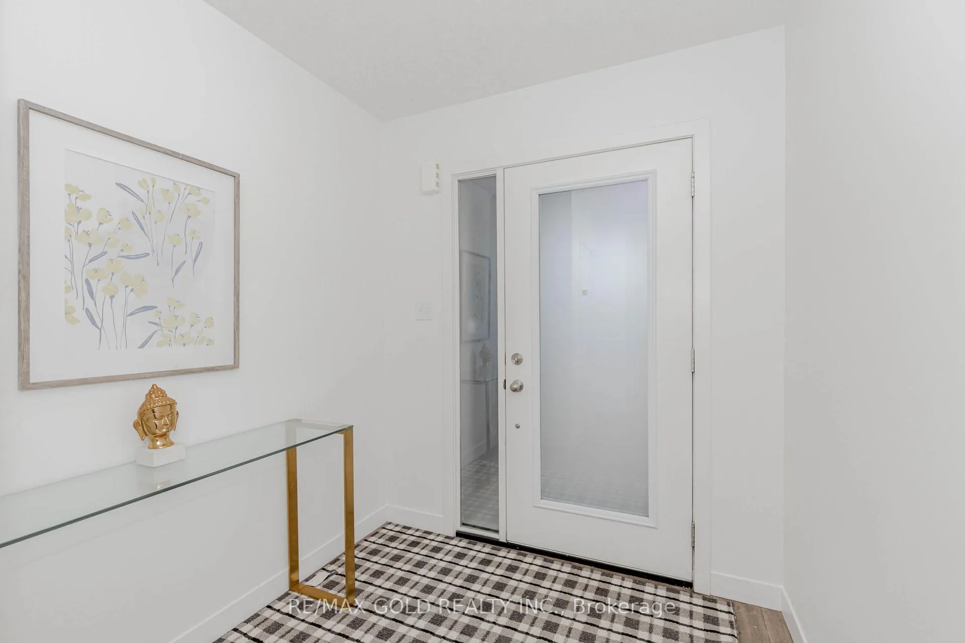 Photo 3 of 107 Pony Way, Kitchener — HOMEH
