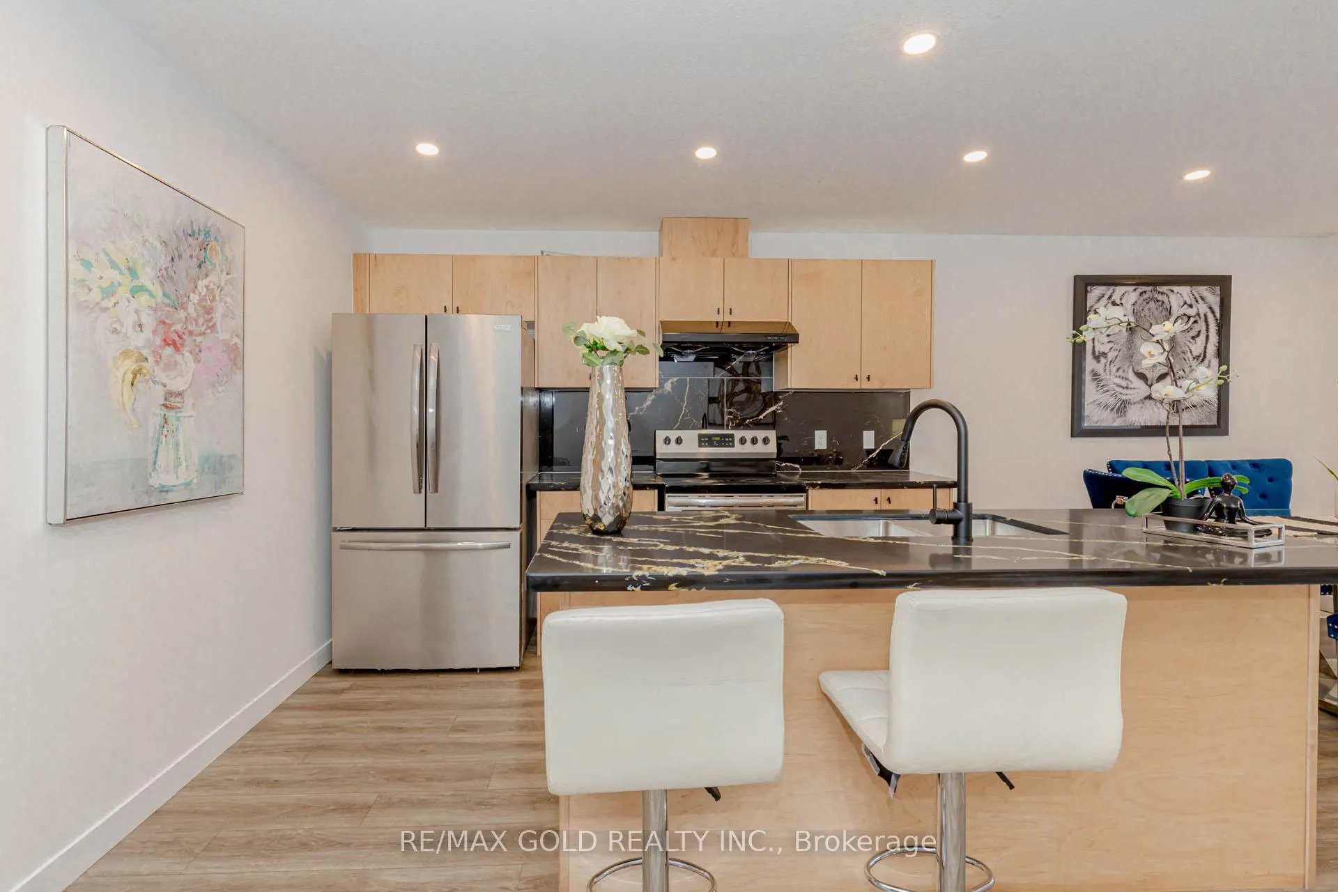 Photo 6 of 107 Pony Way, Kitchener — HOMEH