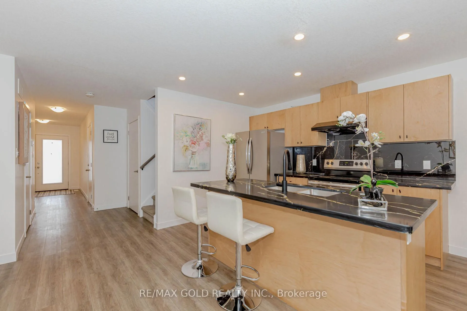 Photo 7 of 107 Pony Way, Kitchener — HOMEH