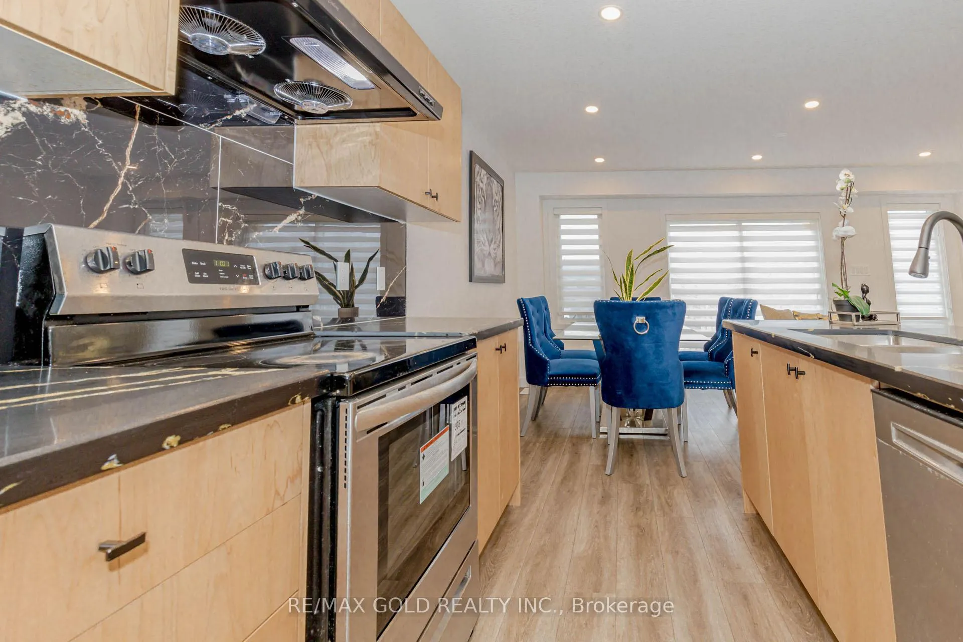 Photo 8 of 107 Pony Way, Kitchener — HOMEH