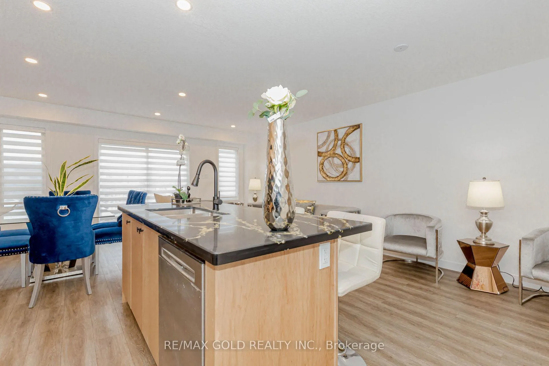 Photo 9 of 107 Pony Way, Kitchener — HOMEH