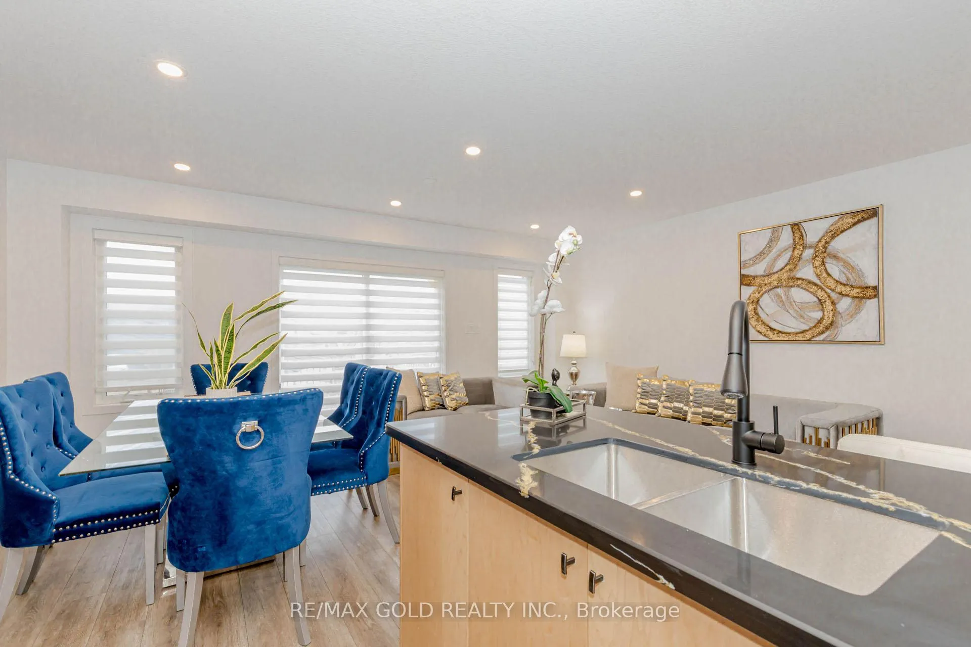 Photo 10 of 107 Pony Way, Kitchener — HOMEH