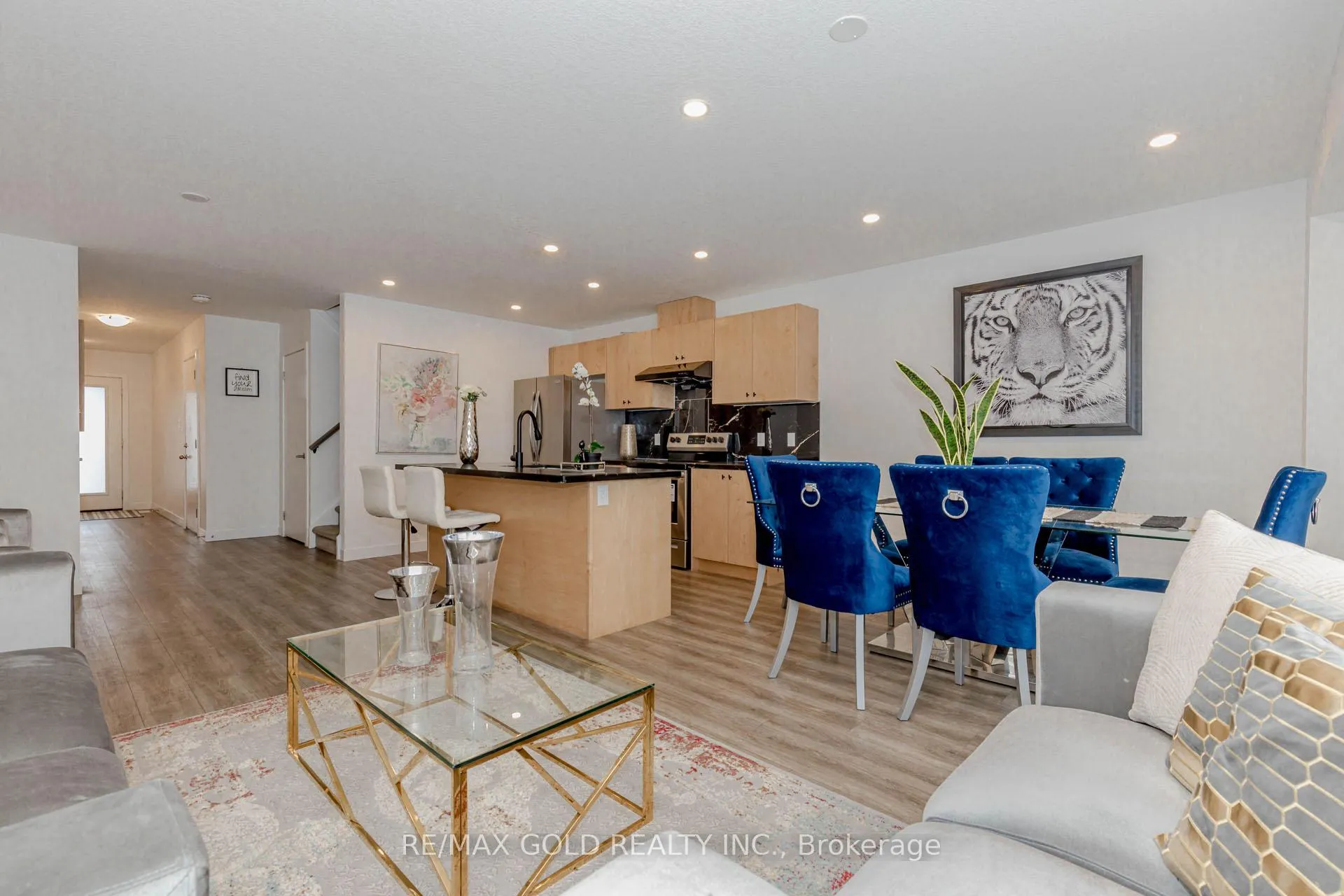 Photo 13 of 107 Pony Way, Kitchener — HOMEH