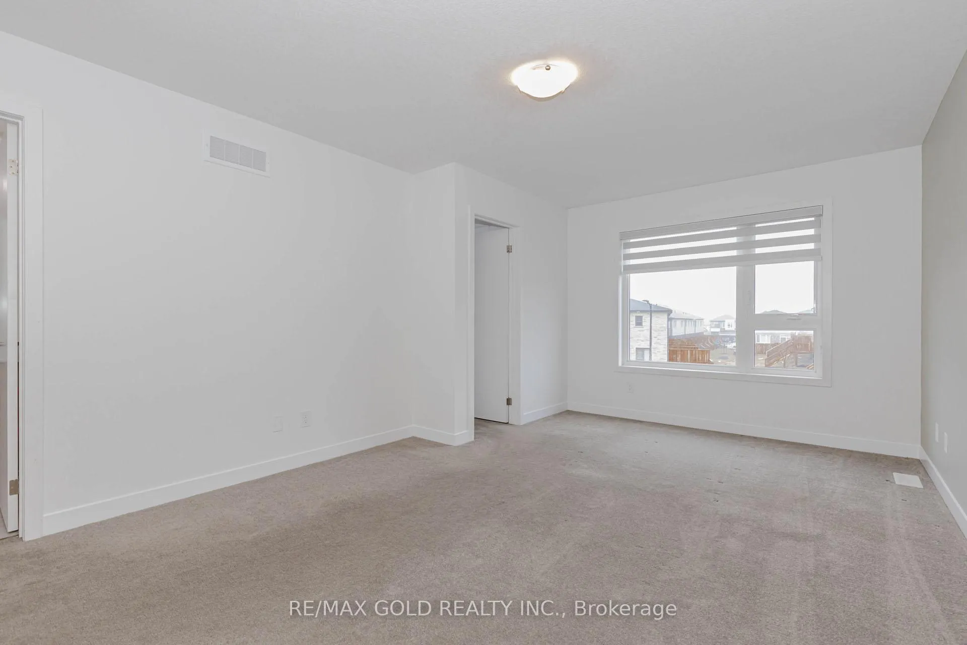 Photo 19 of 107 Pony Way, Kitchener — HOMEH