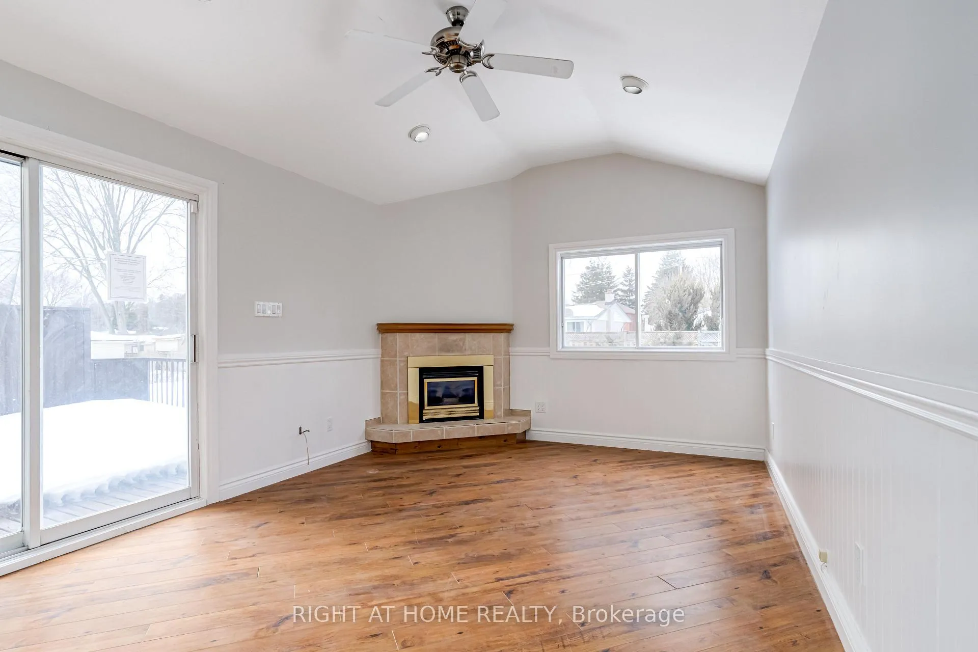 Photo 8 of 19 Niagara Road, Kitchener — HOMEH