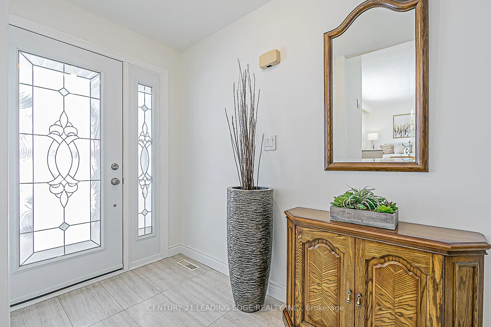 Photo 4 of 26 Wootten Way S, Markham, Sherwood-Amberglen — HOMEH