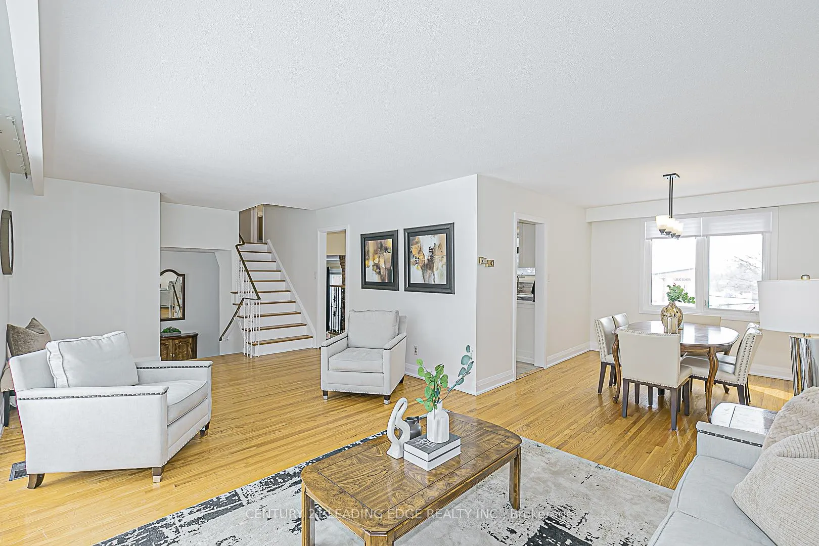 Photo 8 of 26 Wootten Way S, Markham, Sherwood-Amberglen — HOMEH