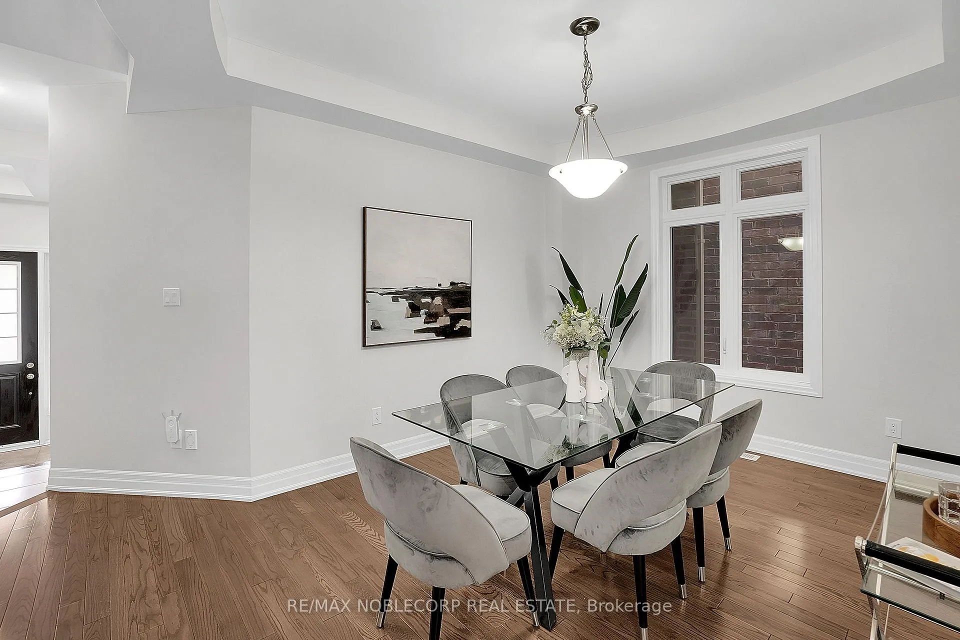 Photo 8 of 54 Wells Orchard Crescent, King, King City — HOMEH