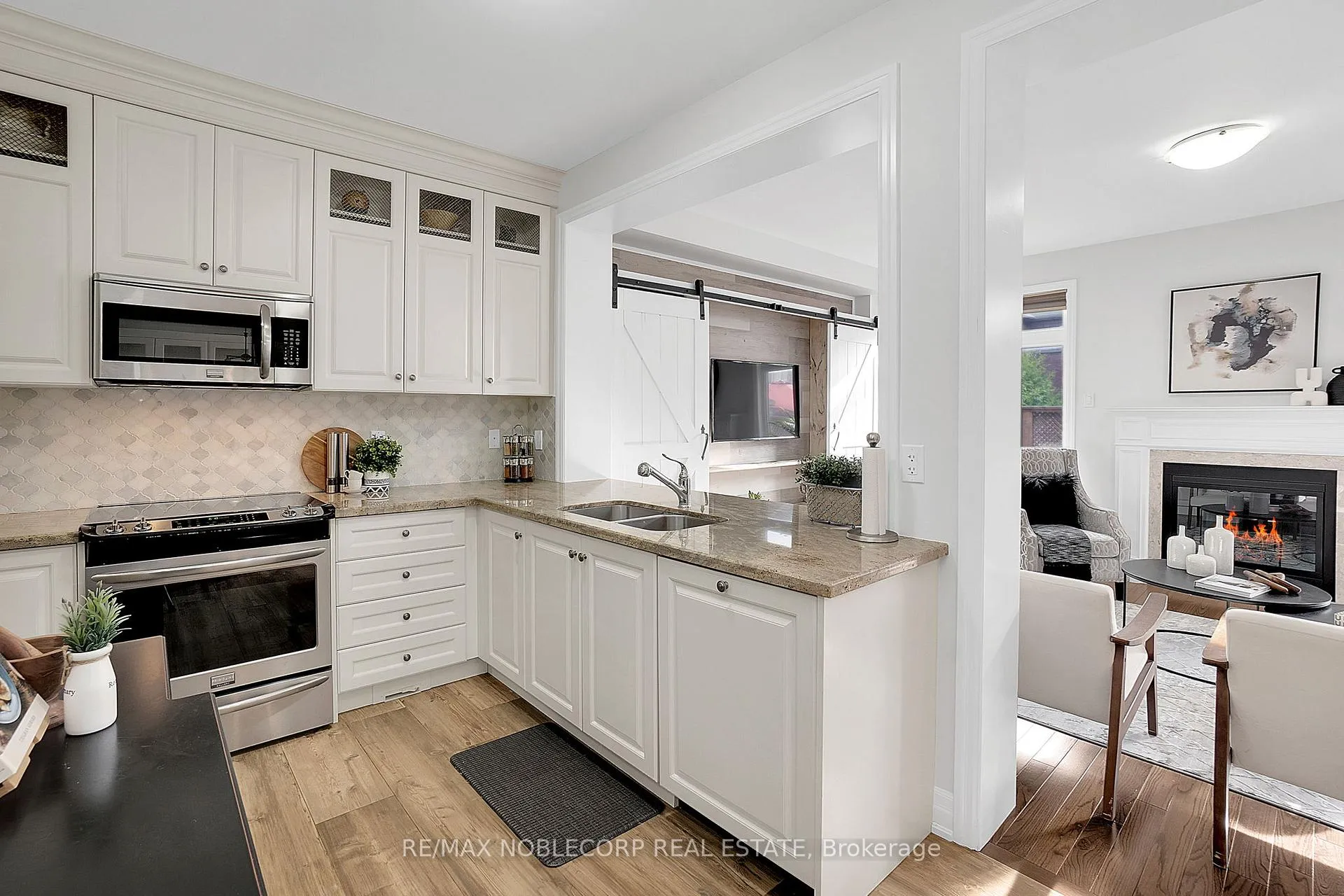Photo 11 of 54 Wells Orchard Crescent, King, King City — HOMEH