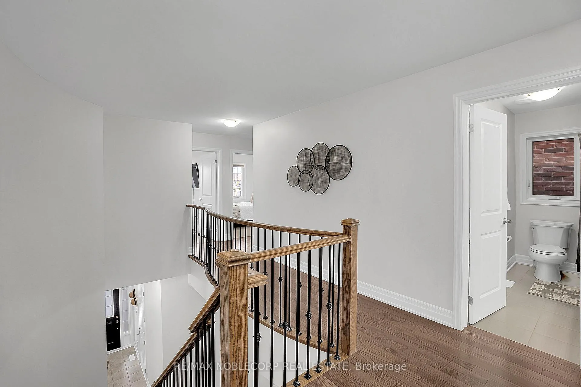 Photo 24 of 54 Wells Orchard Crescent, King, King City — HOMEH