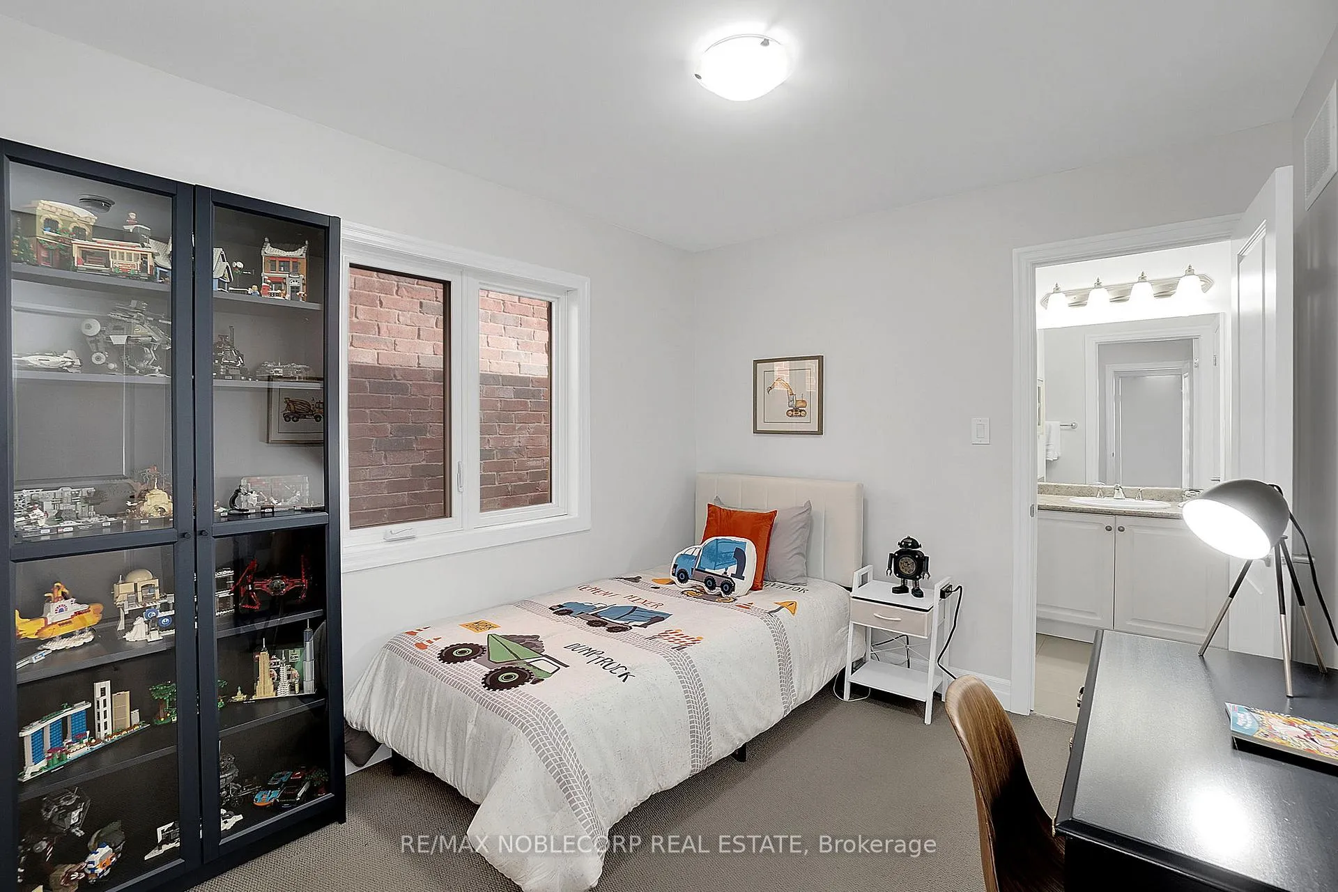 Photo 32 of 54 Wells Orchard Crescent, King, King City — HOMEH