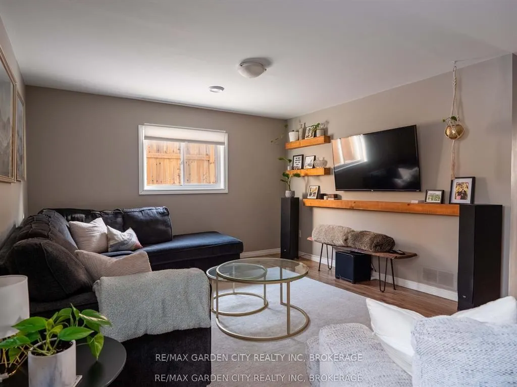 Photo 16 of 629 Broadway Avenue, Welland, Broadway — HOMEH