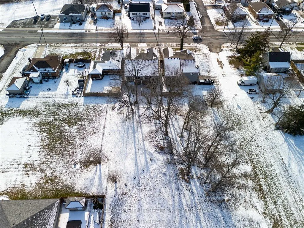Photo 35 of 629 Broadway Avenue, Welland, Broadway — HOMEH