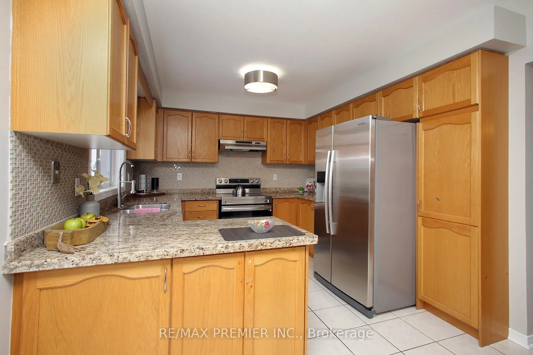 Photo 7 of 45 Dylan Street, Vaughan, Vellore Village — HOMEH