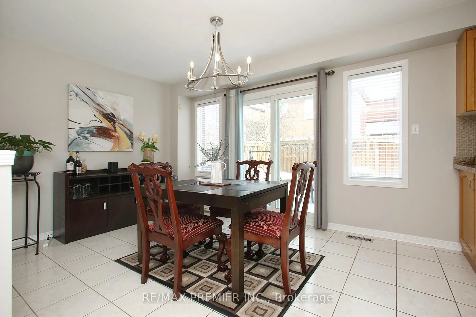 Photo 9 of 45 Dylan Street, Vaughan, Vellore Village — HOMEH