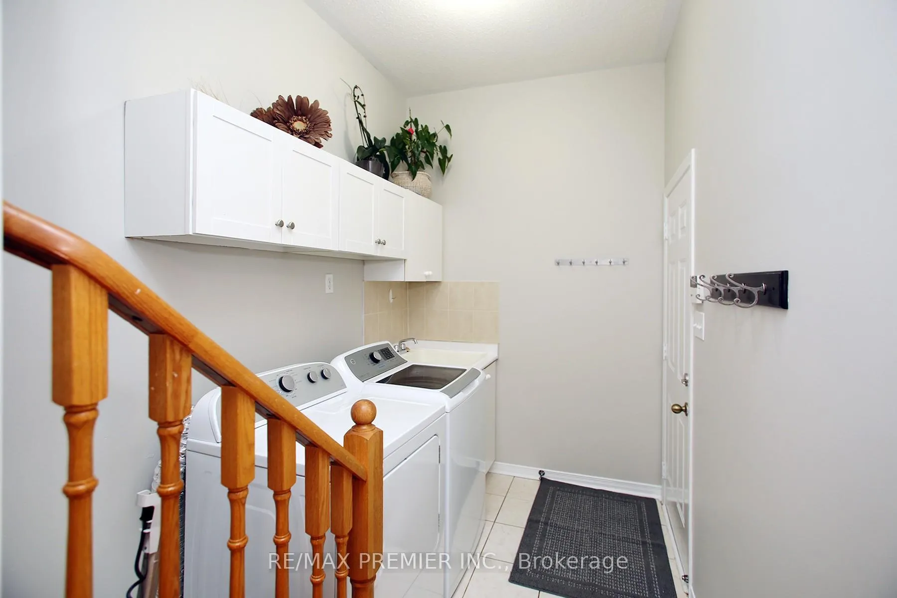 Photo 14 of 45 Dylan Street, Vaughan, Vellore Village — HOMEH