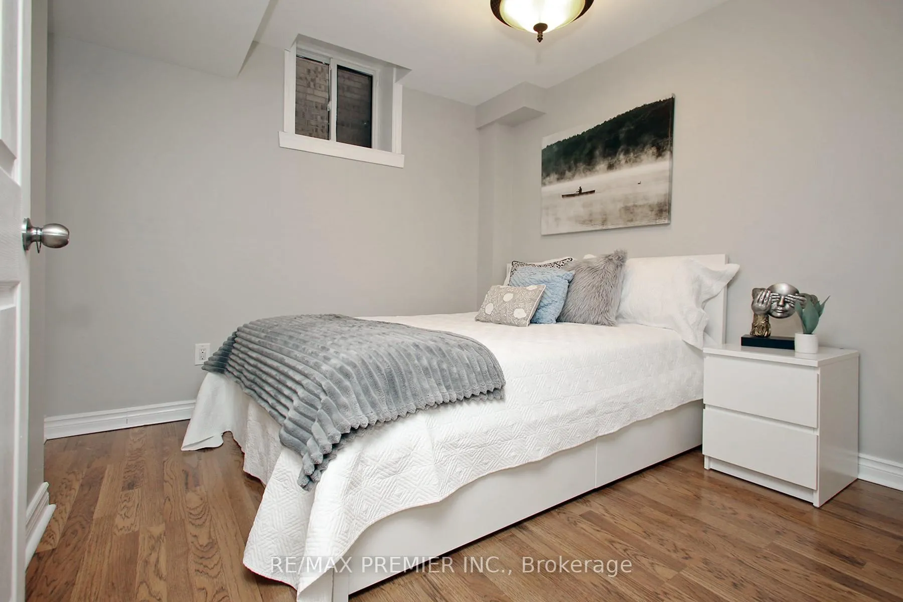 Photo 17 of 45 Dylan Street, Vaughan, Vellore Village — HOMEH