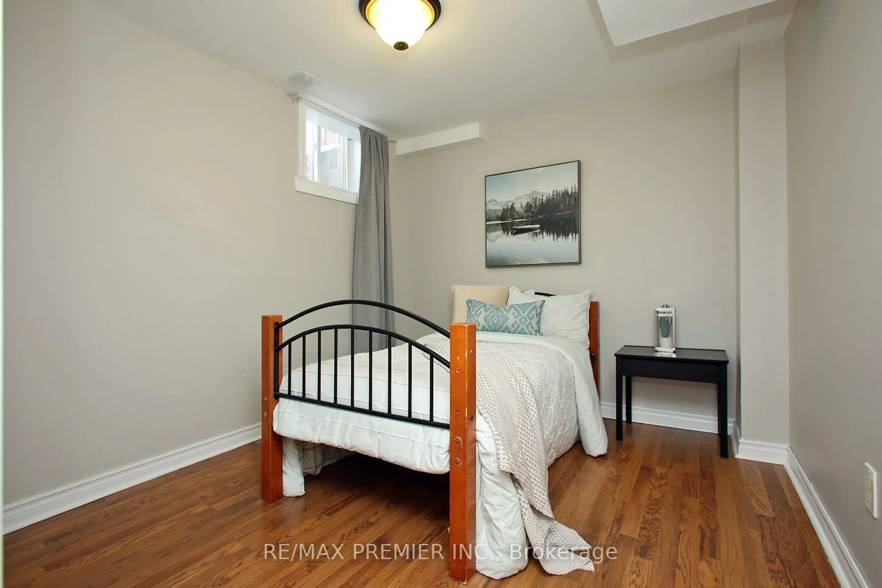 Photo 18 of 45 Dylan Street, Vaughan, Vellore Village — HOMEH
