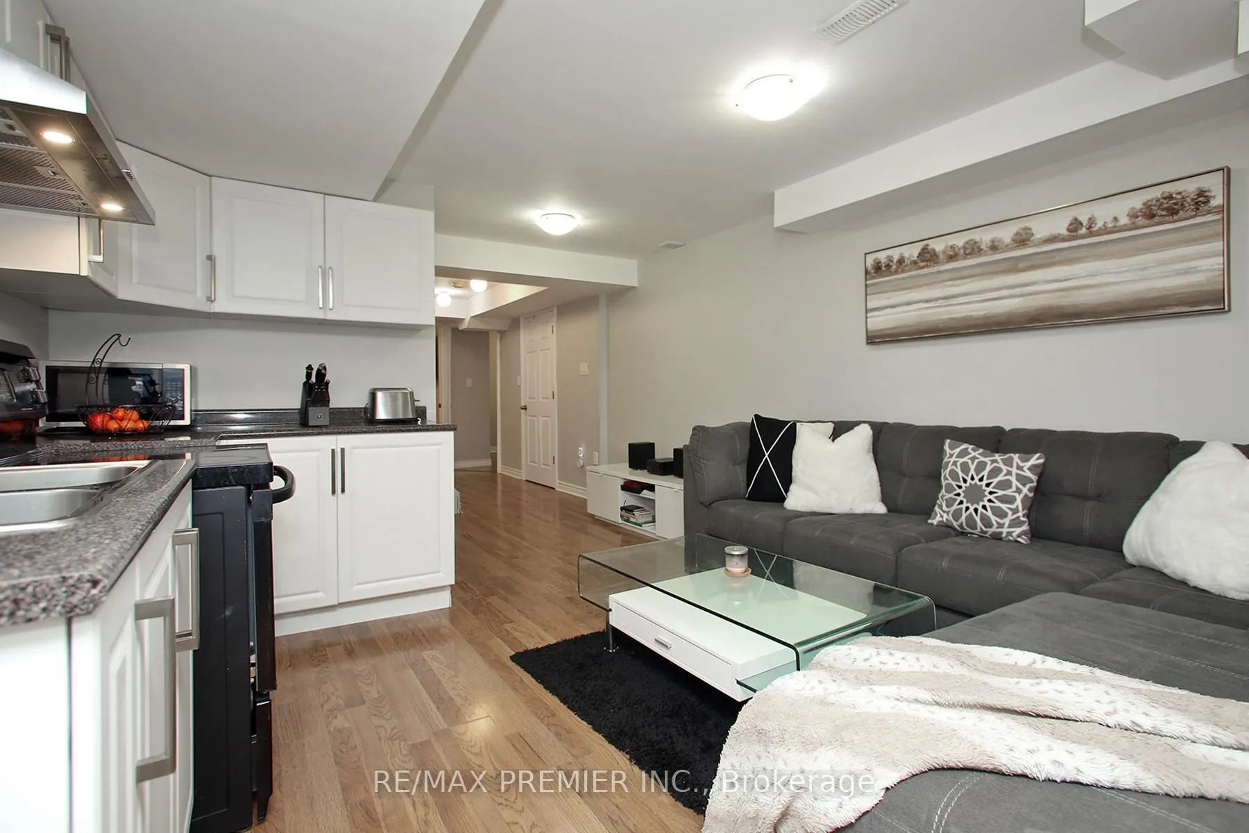 Photo 19 of 45 Dylan Street, Vaughan, Vellore Village — HOMEH