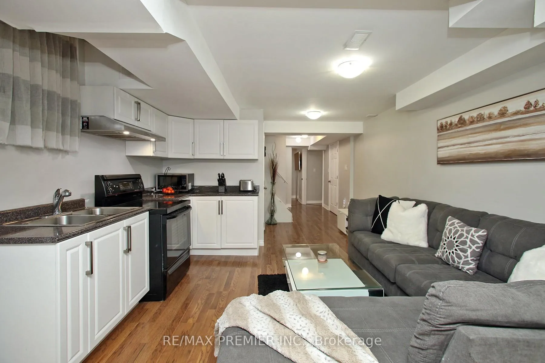 Photo 21 of 45 Dylan Street, Vaughan, Vellore Village — HOMEH