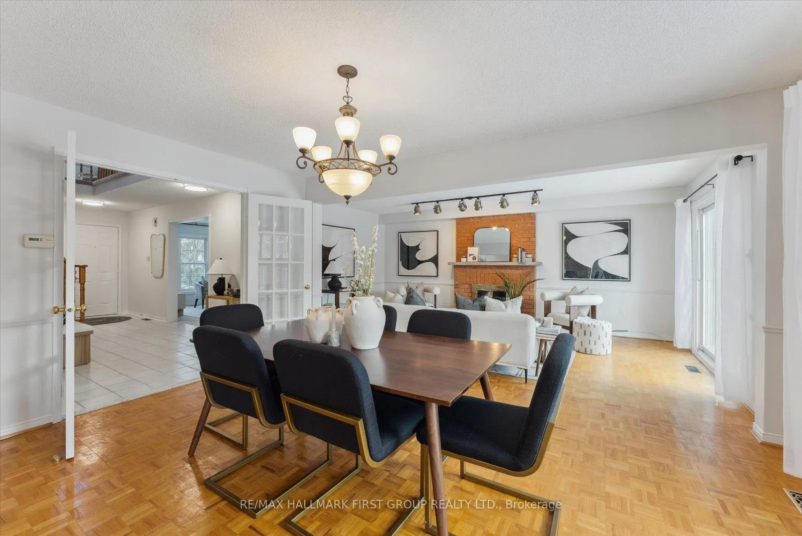 Photo 5 of 107 Erickson Drive, Whitby, Blue Grass Meadows — HOMEH