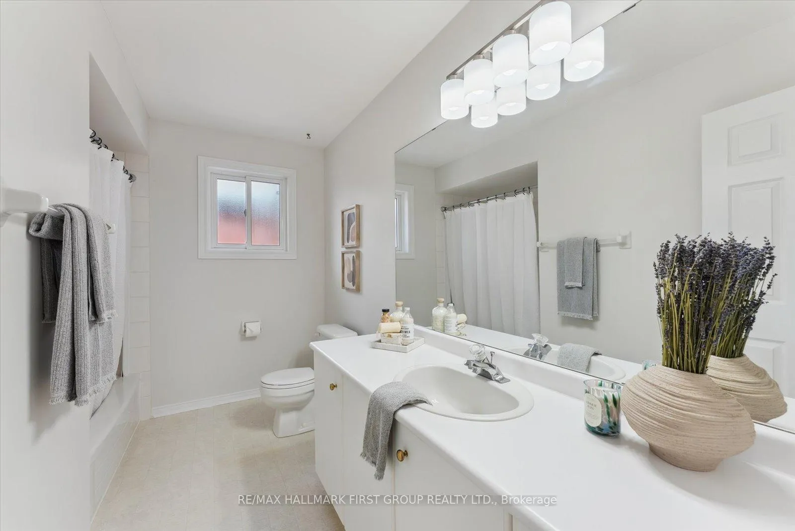 Photo 12 of 107 Erickson Drive, Whitby, Blue Grass Meadows — HOMEH